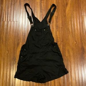 Aritzia overalls/romper